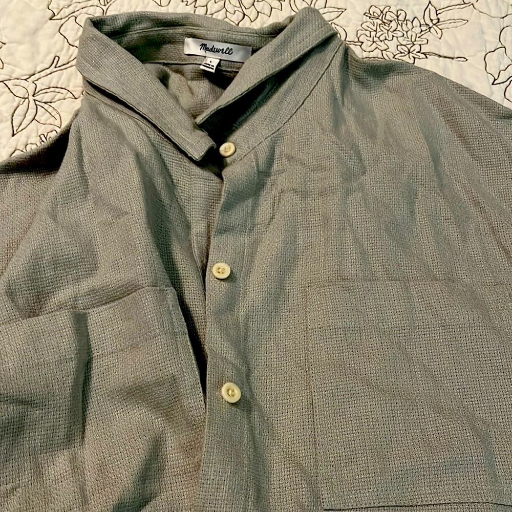 NWT women’s Large Linen light pale mint short sleeve dress shirt